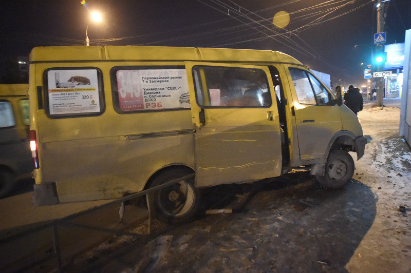 На трассе Оренбург – Орск перевернулась пассажирская ГАЗель 